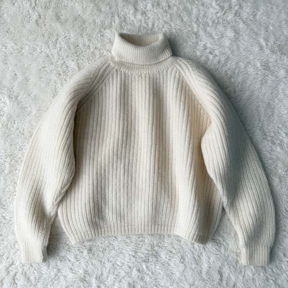 Vintage Sweaters - VTG Woman Cream 100% Wool Turtleneck Chunky Knit Sweater SMALL Fisherman Classic